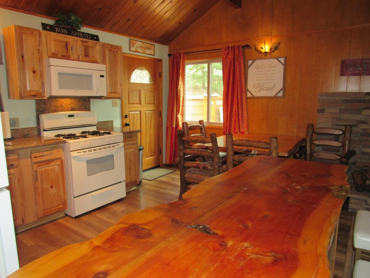 Hillside Hideaway -View Of Ski Slope From Charming Deck Big Bear Lake Exterior photo