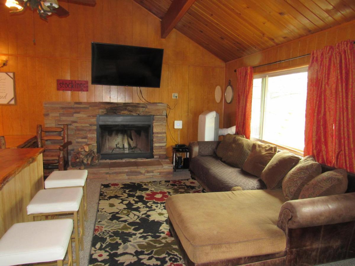 Hillside Hideaway -View Of Ski Slope From Charming Deck Big Bear Lake Exterior photo